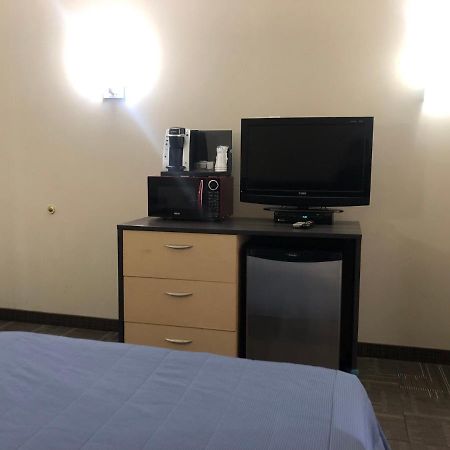 Motel Falcon Brossard Dış mekan fotoğraf