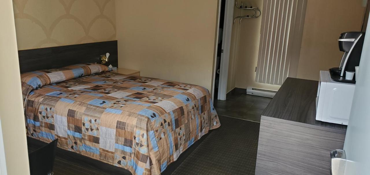Motel Falcon Brossard Dış mekan fotoğraf