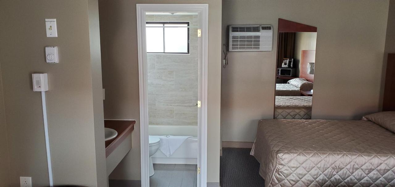Motel Falcon Brossard Dış mekan fotoğraf