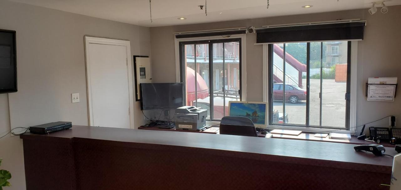 Motel Falcon Brossard Dış mekan fotoğraf