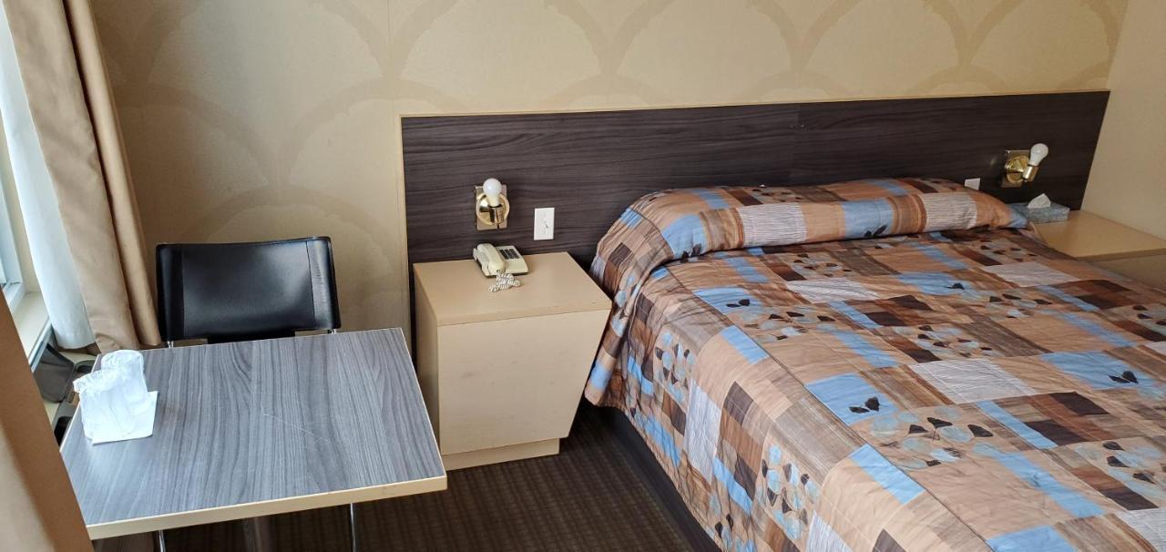 Motel Falcon Brossard Dış mekan fotoğraf