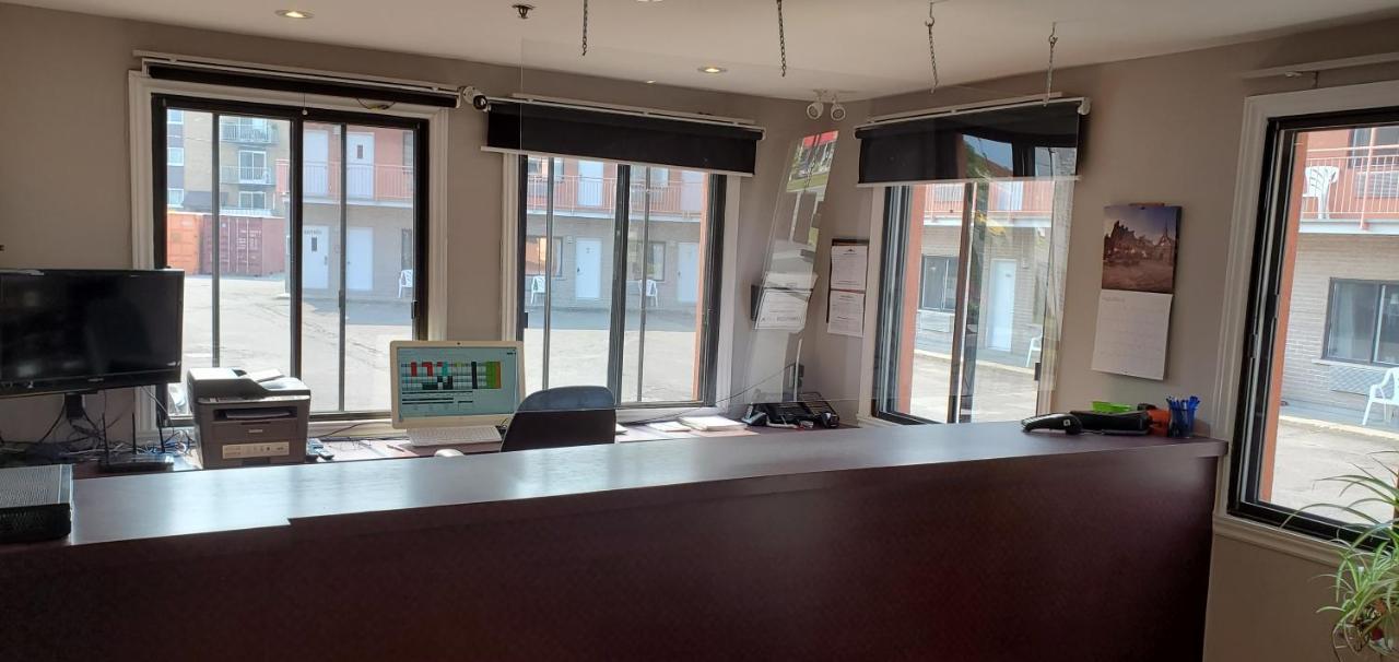 Motel Falcon Brossard Dış mekan fotoğraf