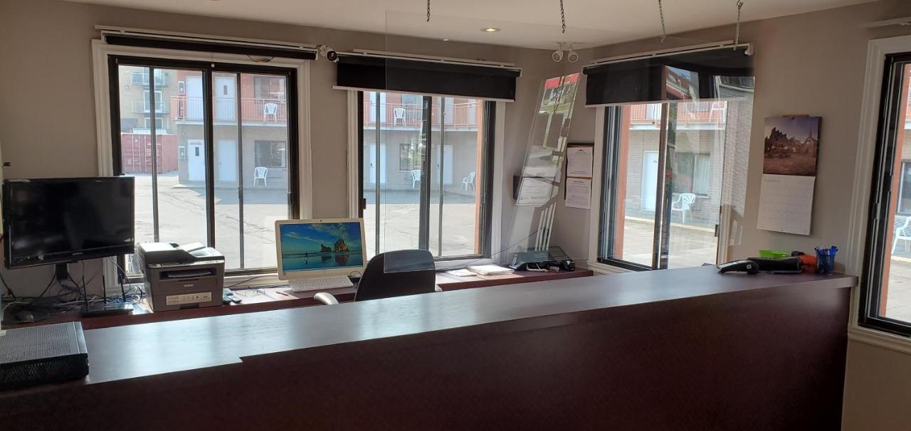 Motel Falcon Brossard Dış mekan fotoğraf