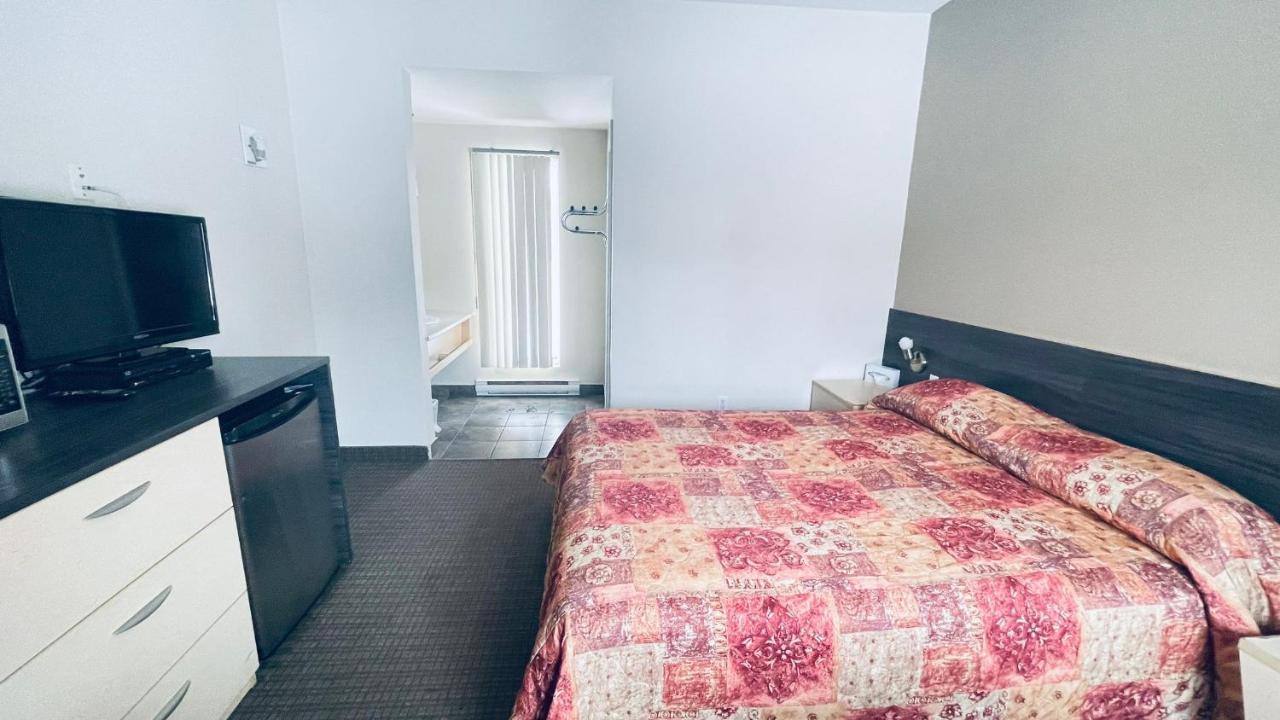 Motel Falcon Brossard Dış mekan fotoğraf