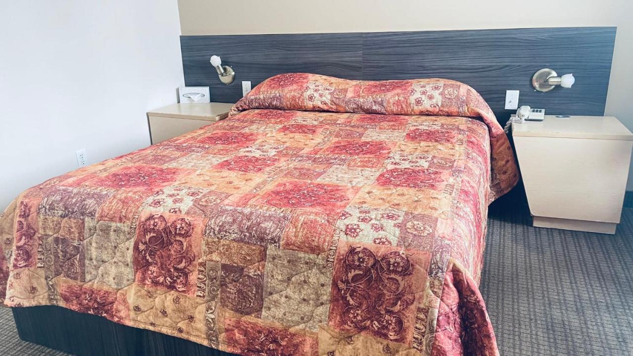 Motel Falcon Brossard Dış mekan fotoğraf