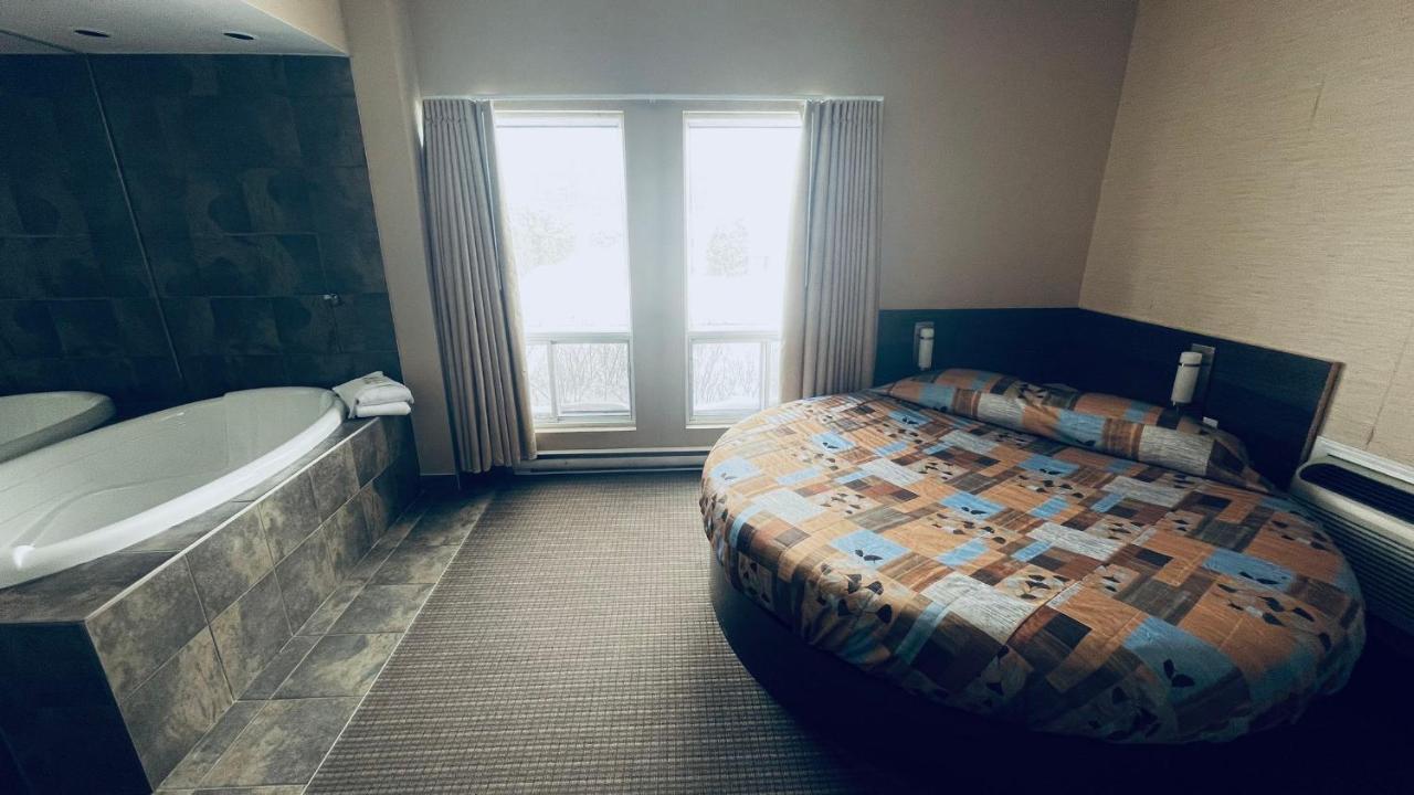 Motel Falcon Brossard Dış mekan fotoğraf