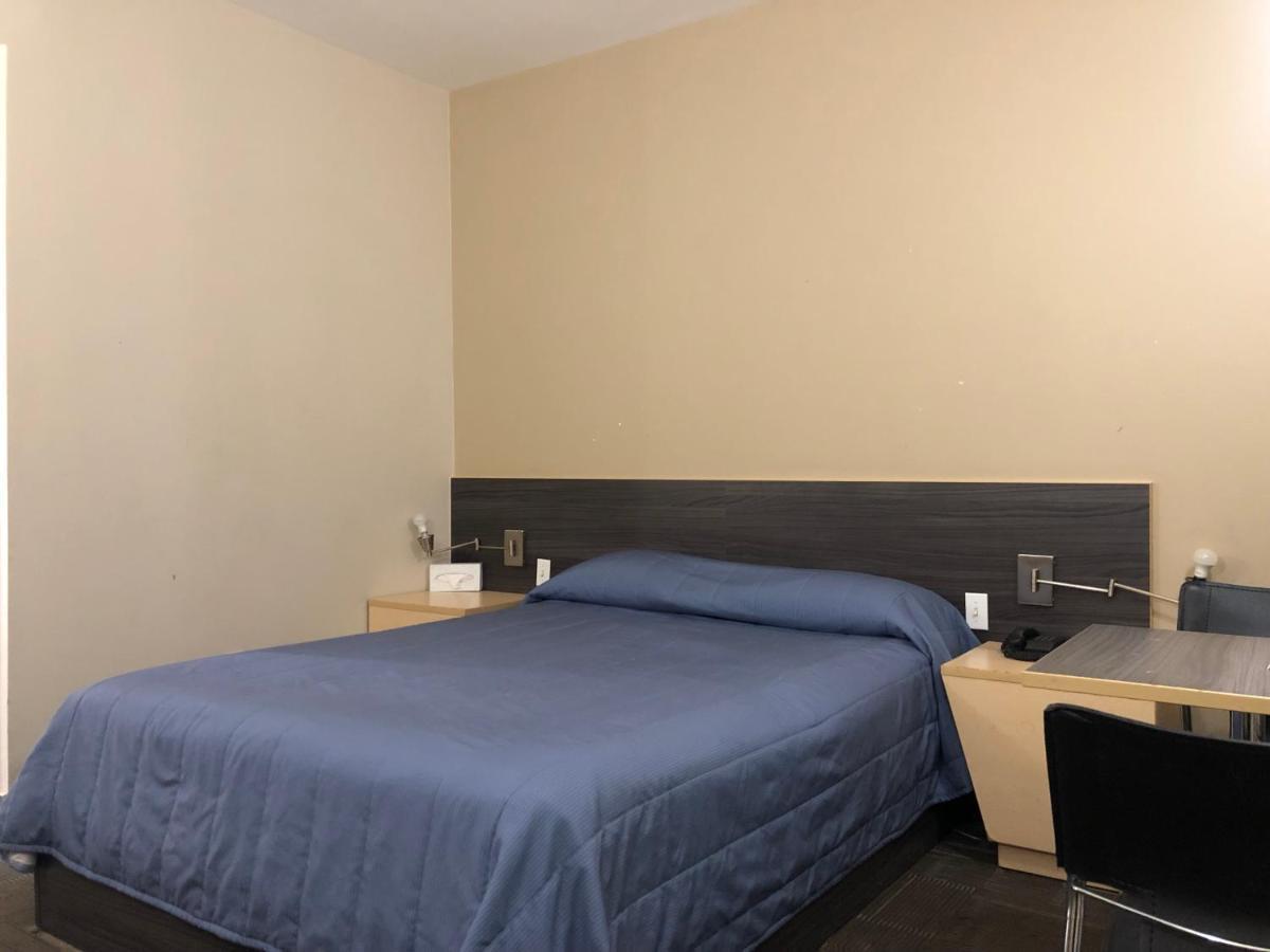Motel Falcon Brossard Dış mekan fotoğraf