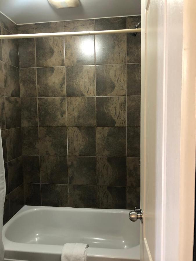 Motel Falcon Brossard Dış mekan fotoğraf
