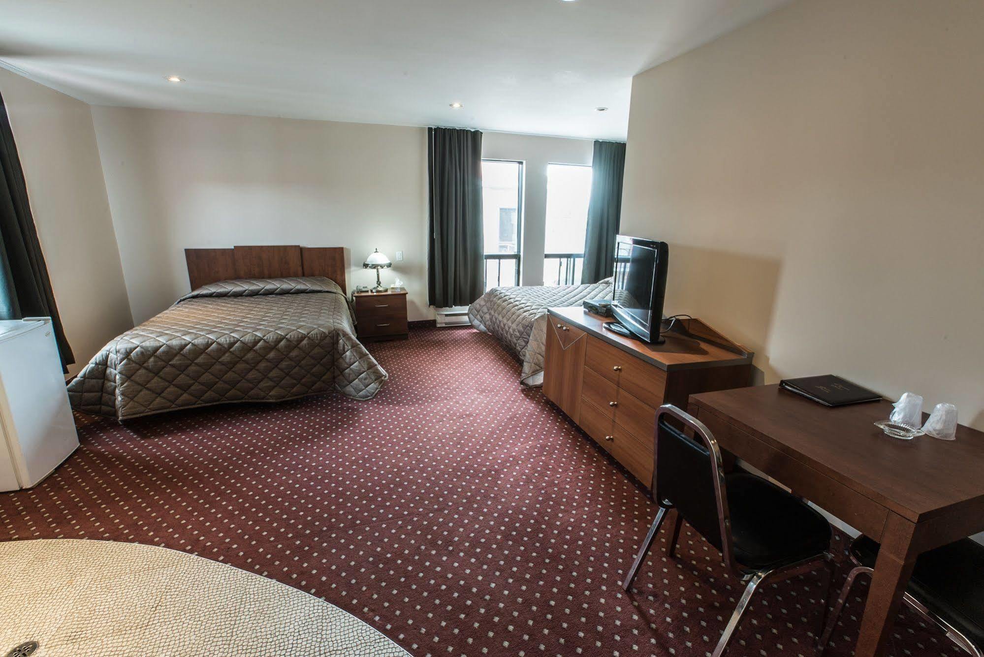Motel Falcon Brossard Dış mekan fotoğraf