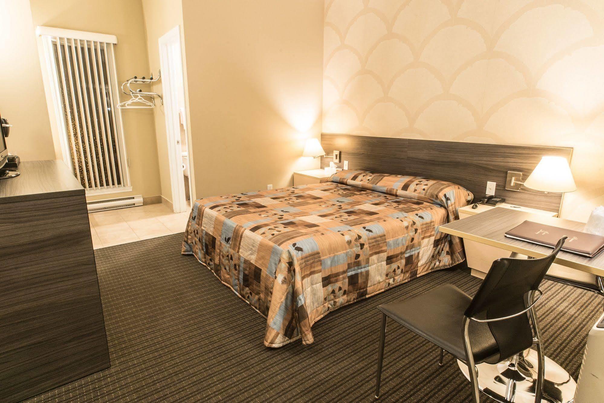 Motel Falcon Brossard Dış mekan fotoğraf
