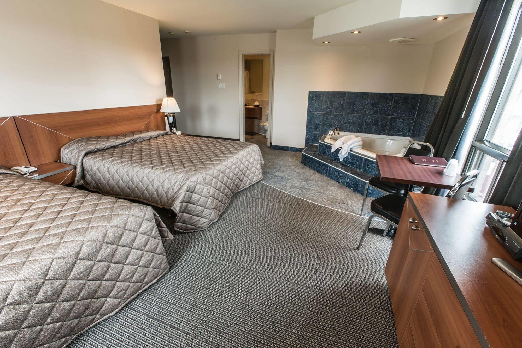 Motel Falcon Brossard Dış mekan fotoğraf