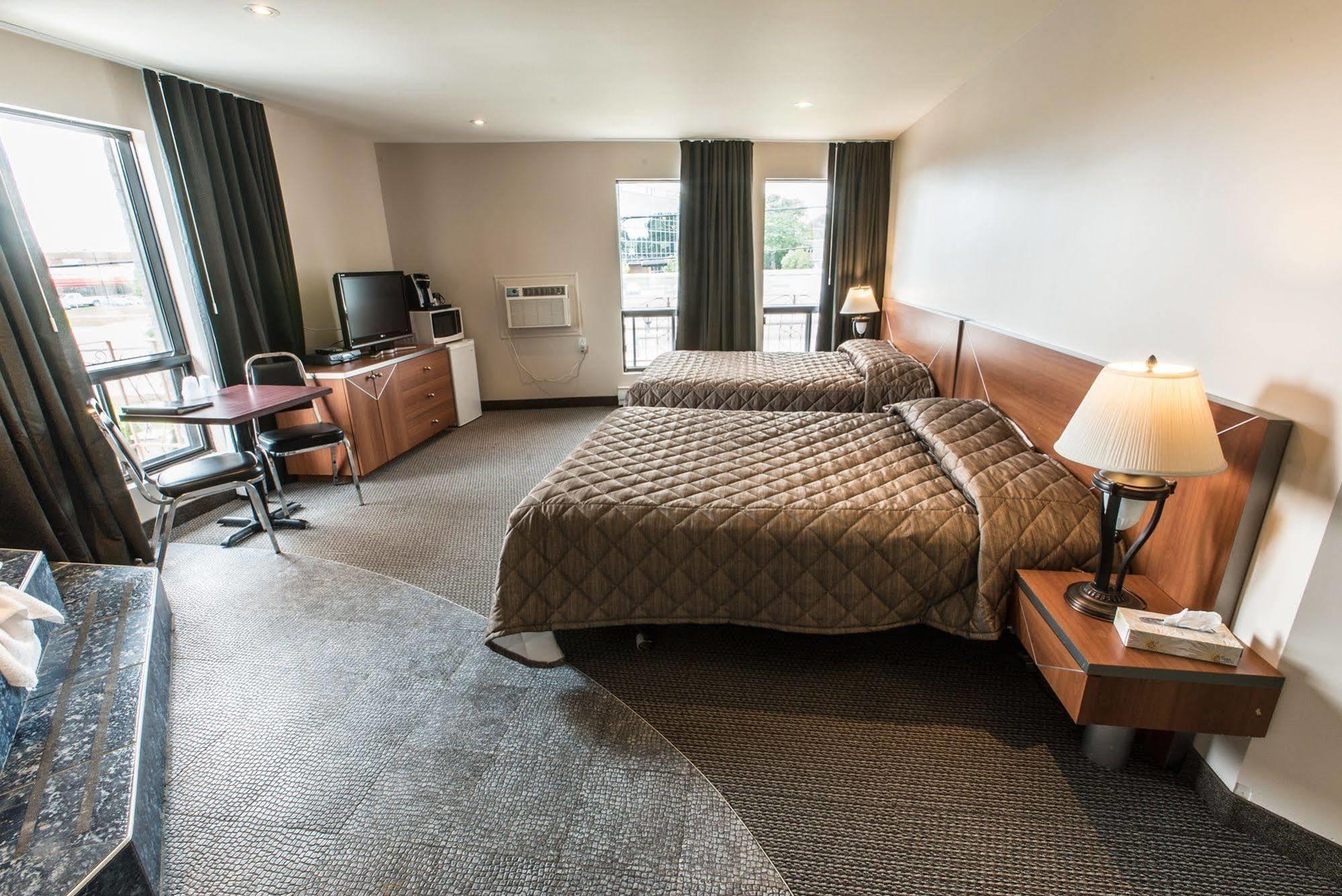 Motel Falcon Brossard Dış mekan fotoğraf