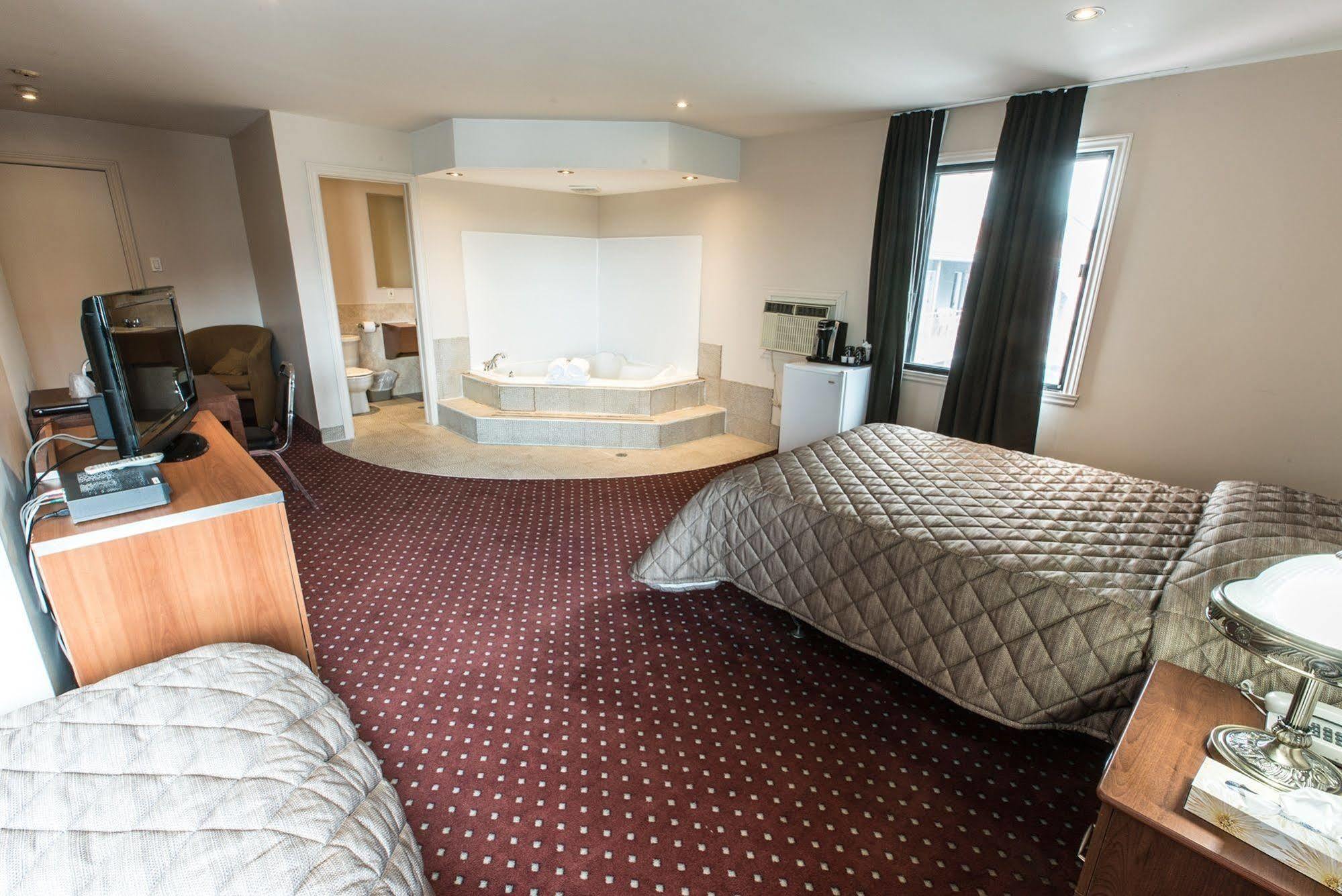 Motel Falcon Brossard Dış mekan fotoğraf