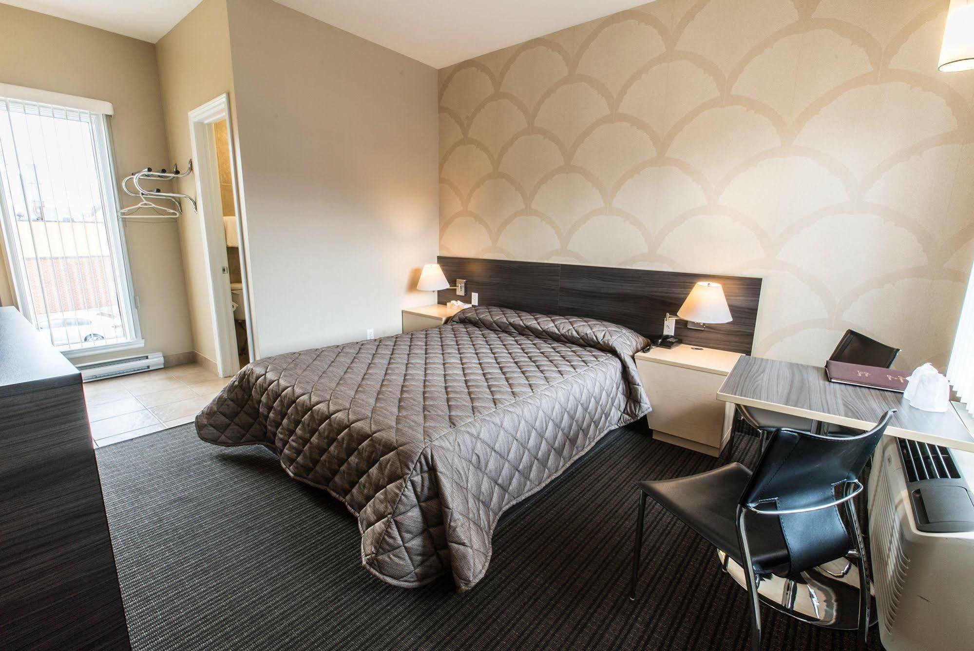 Motel Falcon Brossard Dış mekan fotoğraf